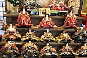 雛飾り室内